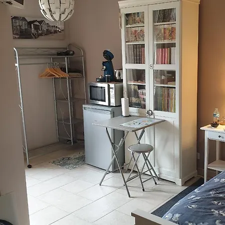 Chez Cathie A לינה וארוחת בוקר 3*