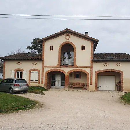 לינה וארוחת בוקר Chez Cathie A 3*