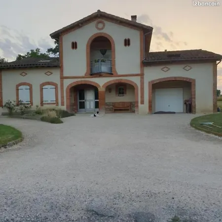 Chez Cathie A Bed & Breakfast Muret